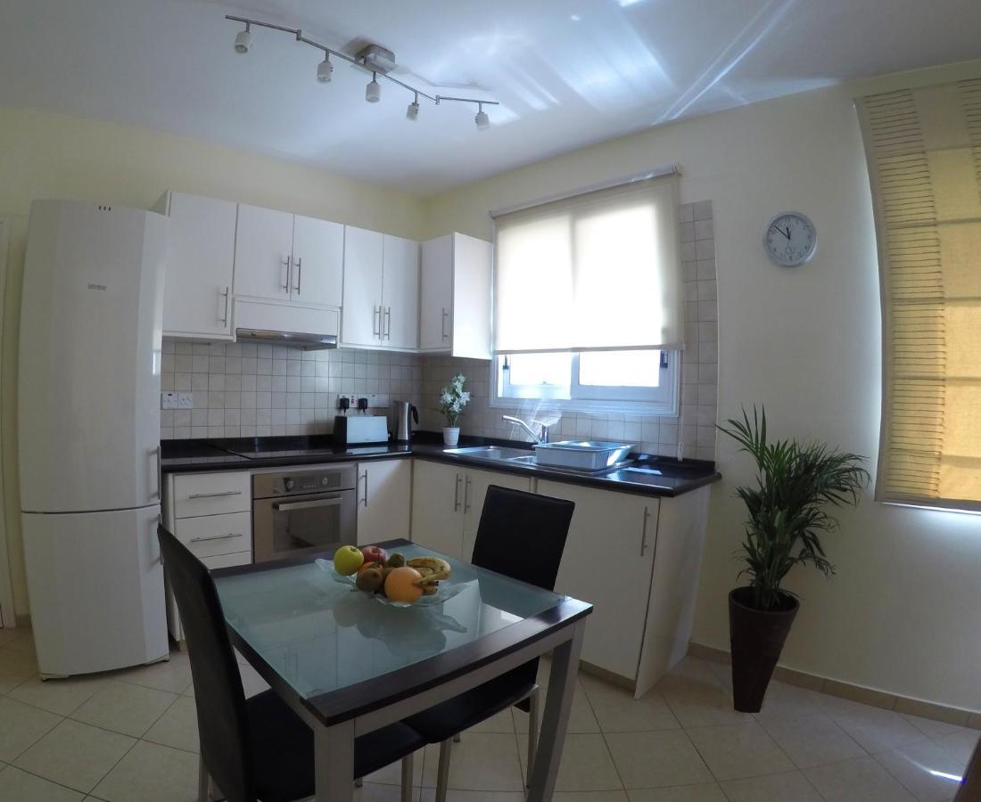 Kato Paphos Suites Kültér fotó