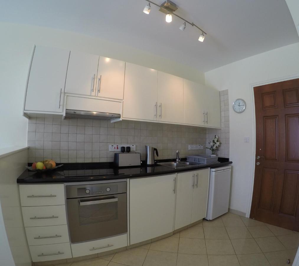 Kato Paphos Suites Kültér fotó