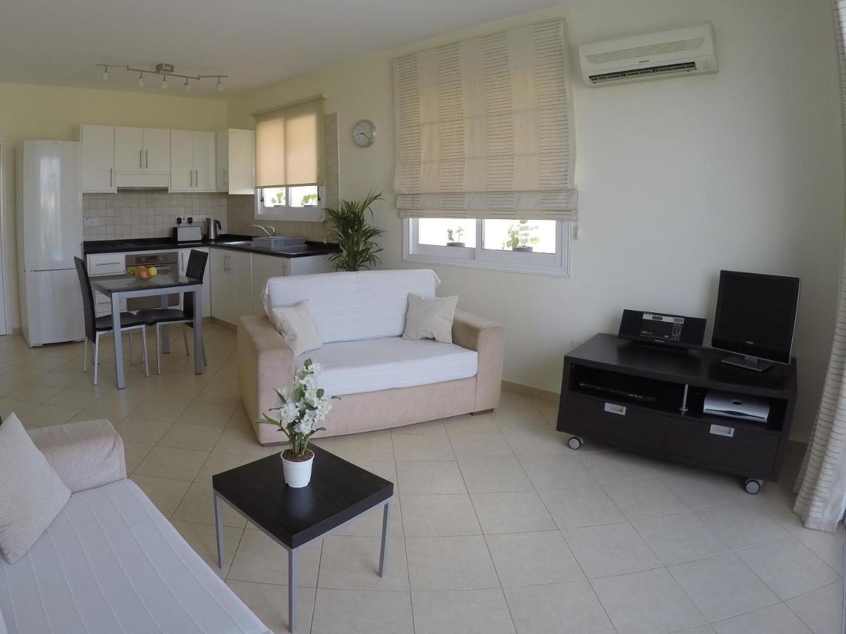 Kato Paphos Suites Kültér fotó