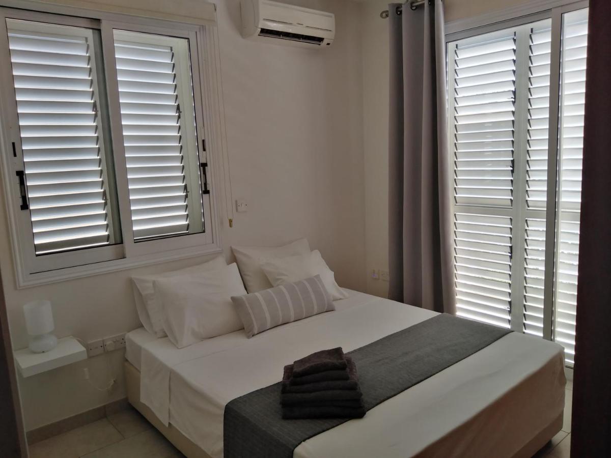Kato Paphos Suites Kültér fotó