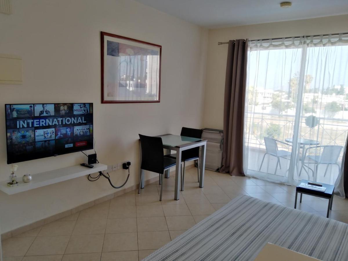 Kato Paphos Suites Kültér fotó