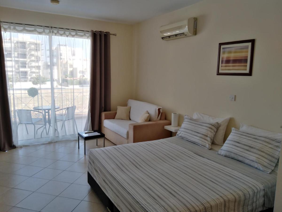 Kato Paphos Suites Kültér fotó