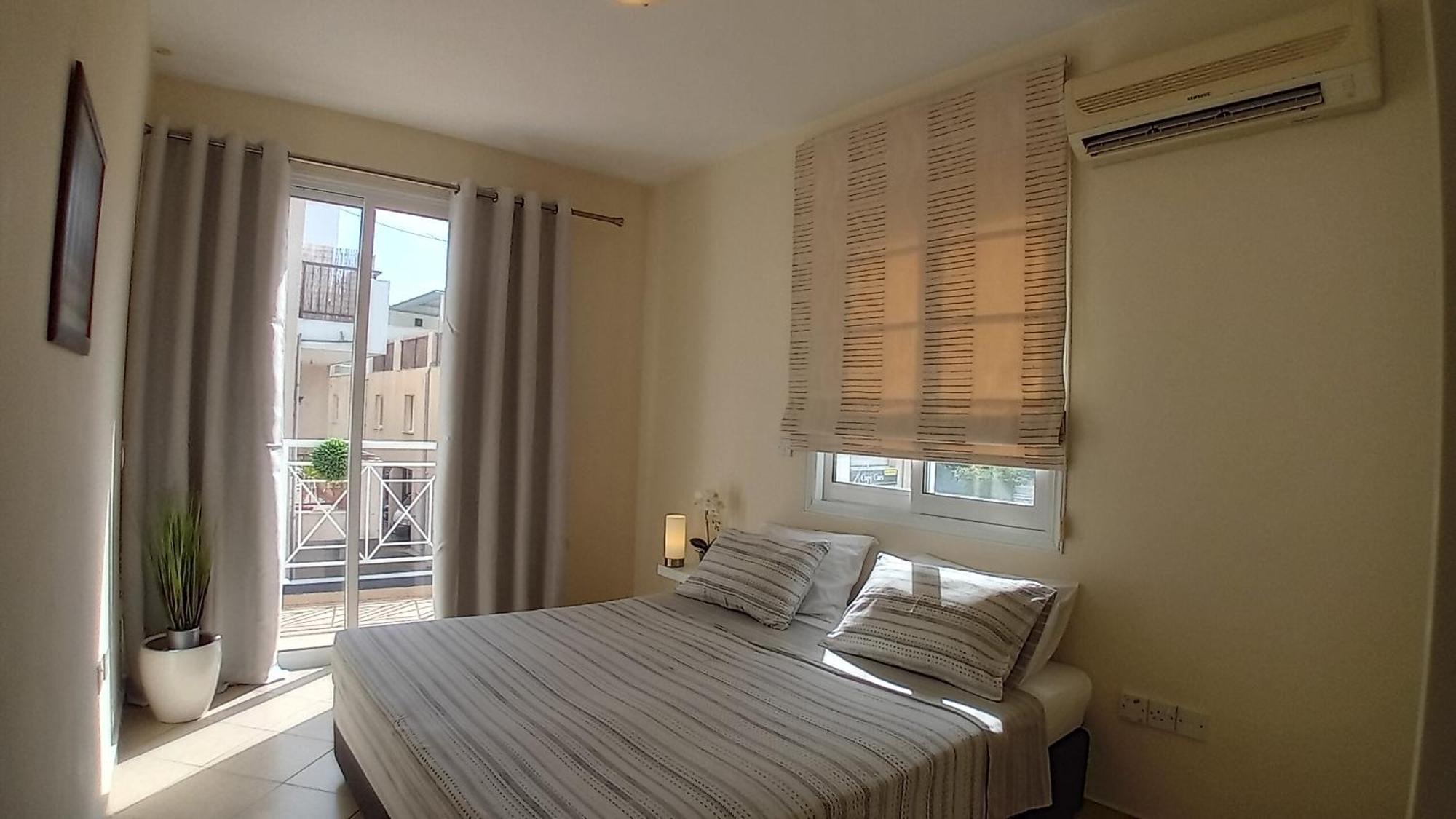 Kato Paphos Suites Kültér fotó