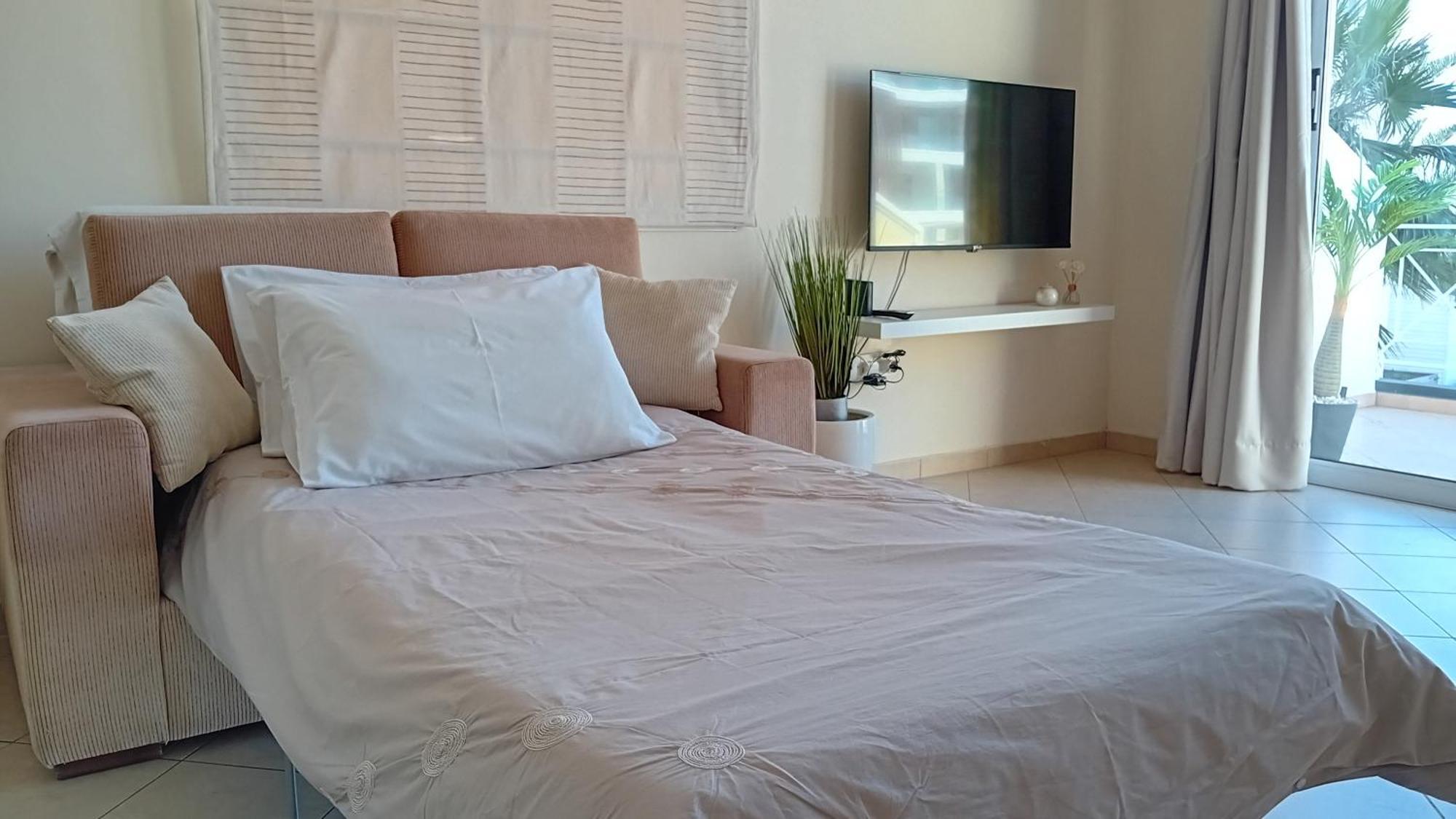 Kato Paphos Suites Kültér fotó