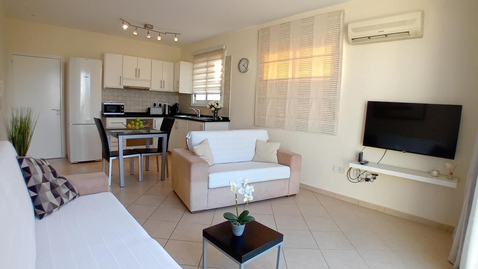 Kato Paphos Suites Kültér fotó