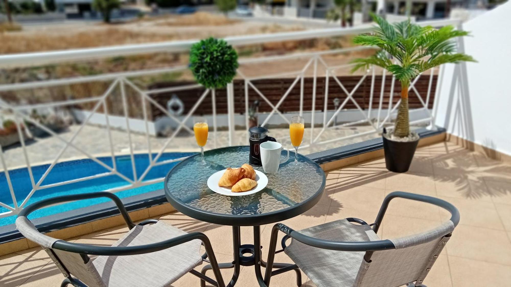 Kato Paphos Suites Kültér fotó